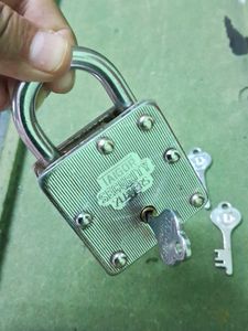 Shutter Lock
