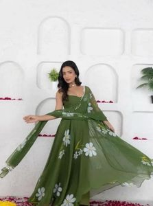 Elegant Green Floral Kurta Set