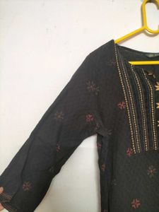 Elegant Embroidered Kurta