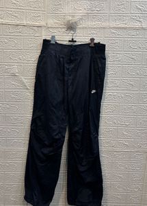 🇺🇸 Nike Imported Cargo Pants