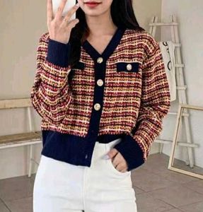Retro Checkered Cropped Cardigan..