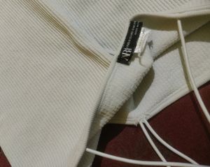 ZARA RIBBED OFF WHITE  CROP TOP
