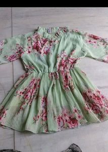 Green Flower Top