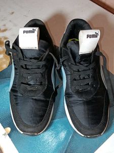 Puma Sneakers