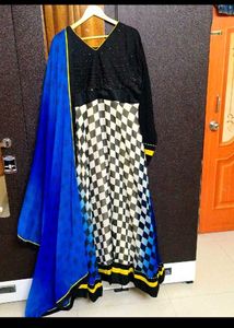 Elegant Gown 🖤💙