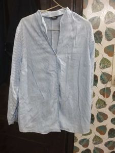 a beautiful woman shirt