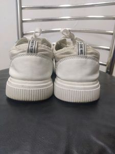 White sneaker for men and Tokyo Eau de Parfum