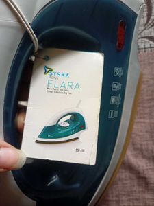 Syska Dry Iron for Wrinkle Free Clothes