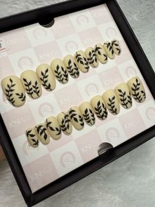 Hand Painted Press On Nails In Round M Shape