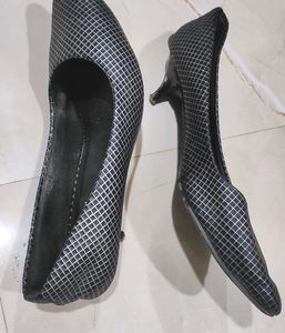 Elle Brand Low Heels Bellies