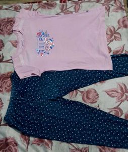 Blue Printed Leggings and Light Pink T-shirt