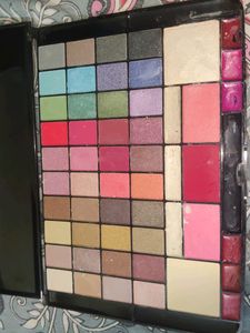LAKYOU BEAUTY Professional Makeup Palette
