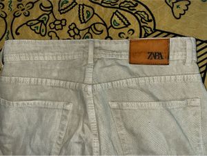 Zara Straight Fit Jeans ❤️