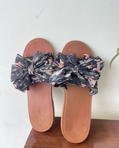 black flats