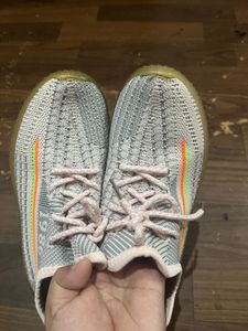 Girl Shoe 8-10 Years