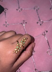 Leaf Design Gold Ring