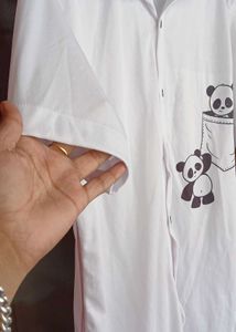 ✨️Elegant white polyester shirt with playful panda
