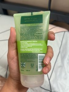 Simple Refreshing Facial Wash