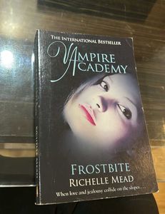 5 Vampire Academy series books