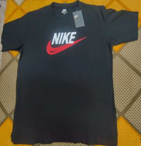 Nike Graphic Tee,New With Tag