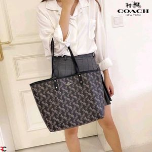 COACH TOTE BAG IN SIGNATURE CANVAS WD BOX