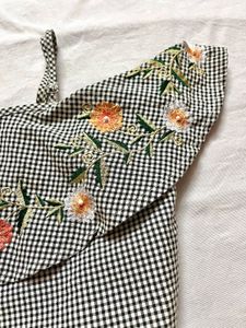 Viral Gingham Top 🖤