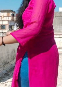 Elegant Pink Embroidered Kurta