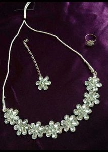 Floral Necklace &amp; Earring Set