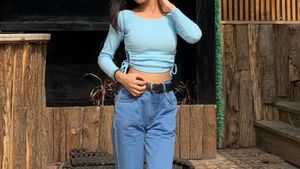 Shein Crop Top With Side Cut And Tie Detailing