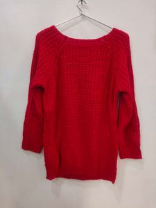 Super cute red pullover ❤️