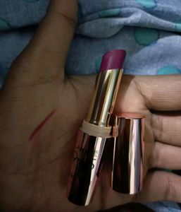 Lakme 9TO5 Primer matte Bullet Lipstick.