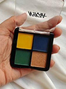 4-Color Eyeshadow Palette