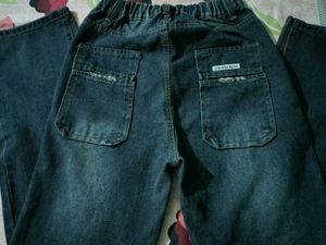 Baggy denim jeans