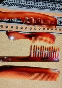 Vintage Brown Comb Set
