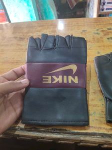 Nike Fingerless Gloves
