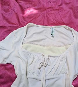 NEWME AESTHETIC LACE TOP