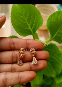 Dancing Couple 🫂Gold Look Alike Stud