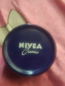 Nivea Creme Moisturizer