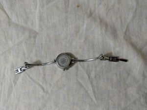 Silver Sleek Watch- Latest Trend