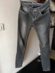 Gray Denim Jeans (size 28)