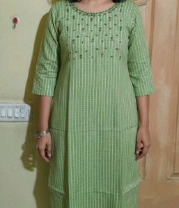 Light Green Striped Kurti Set with Mirror