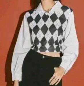 Stylish Argyle Crop Top