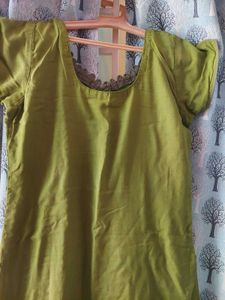 Green Embroidered Kurta