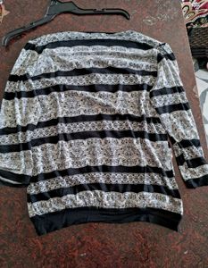 90% Off 💥 Black And White Top