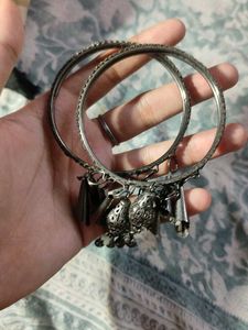 Stylish Silver Bangle Set