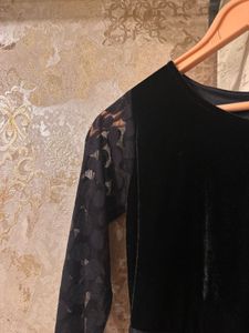 Elegant Black Velvet &amp; Lace Dress, Bust-32