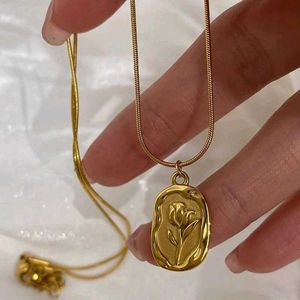 Rose Shaped Gold Plated Chain
