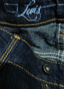 LEVIS Dark Blue Jeans