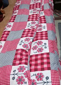 Beautiful Red Grey&#39; AC&#39; Comforter❤️🩶