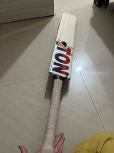 TON Cricket Bat